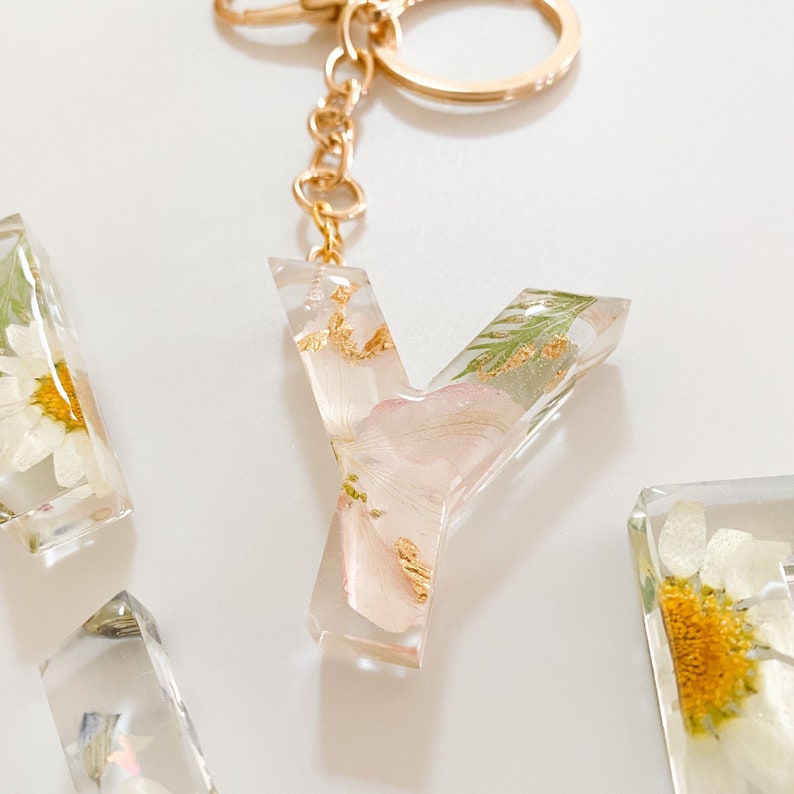 The love keychains  Keychain, Gold flakes, Resin art