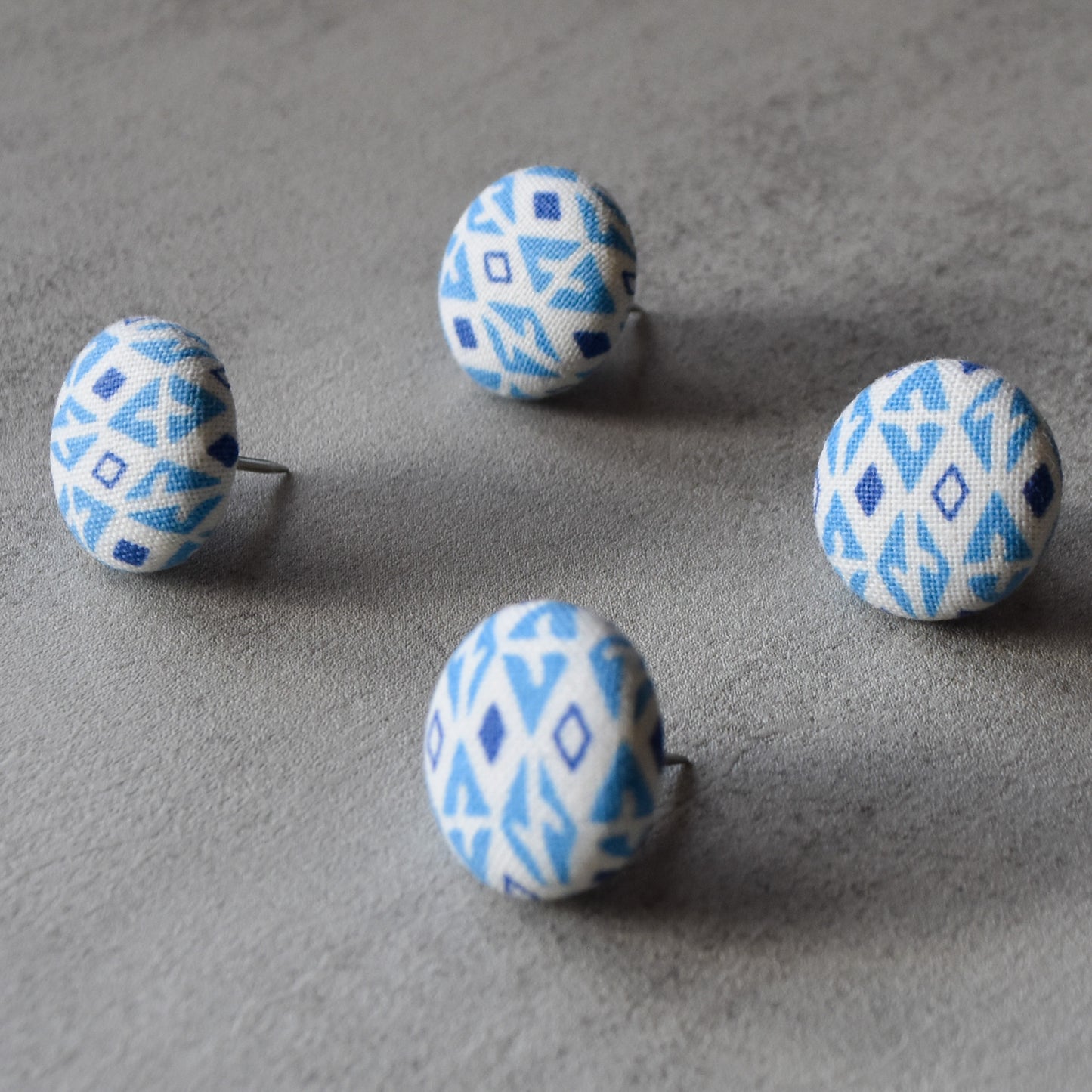 Blue Diamonds Push Pins