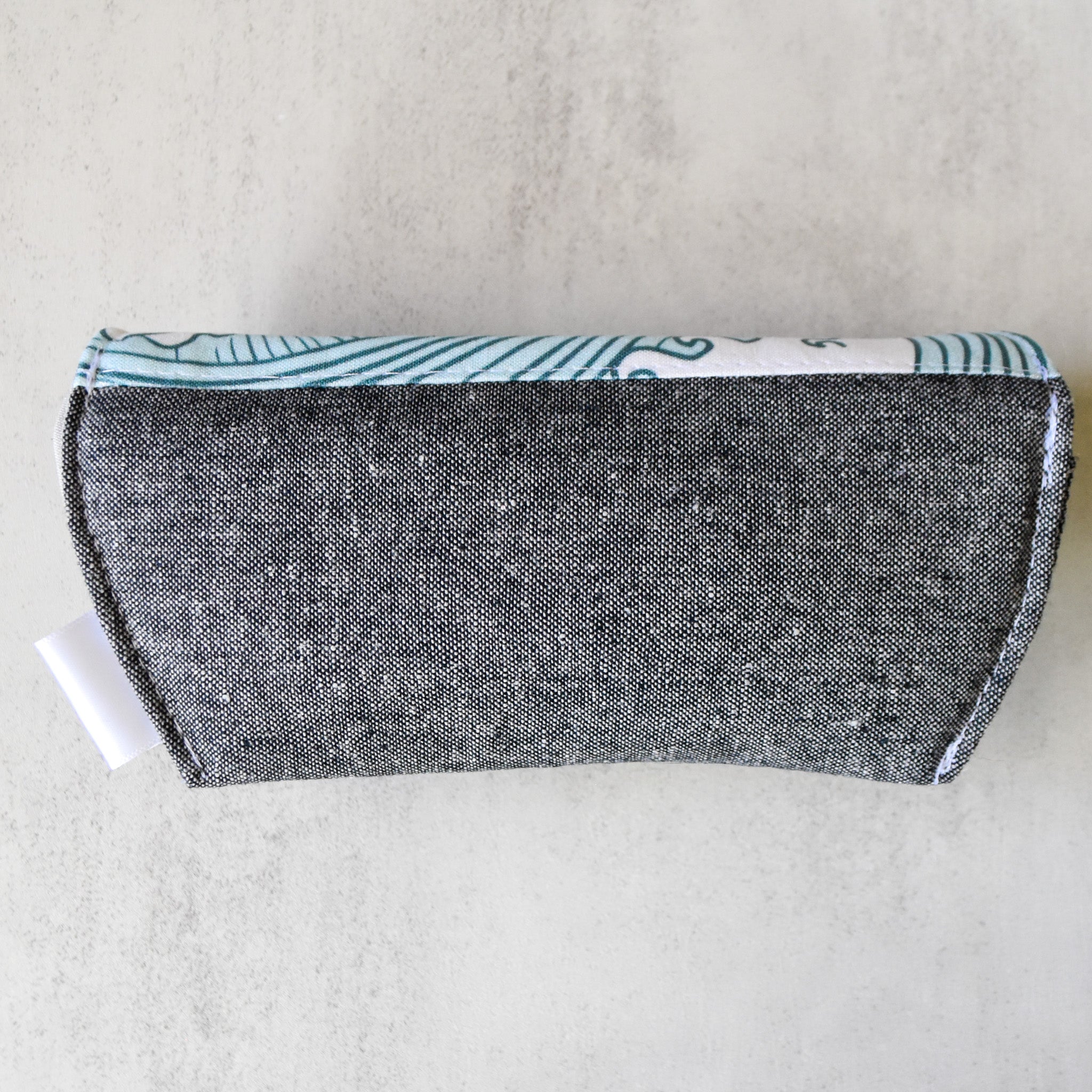 Making Waves Glasses Case