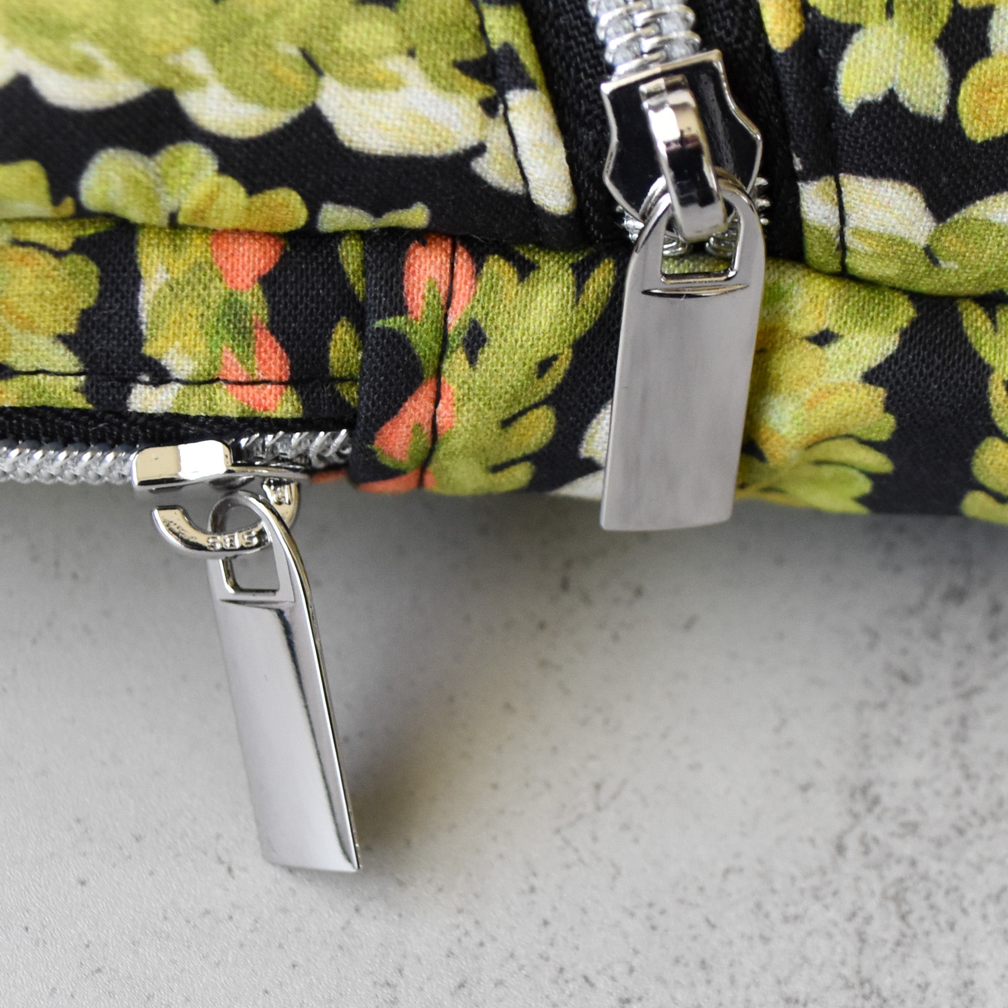 Pretty Pakalana Mini Sling Bag