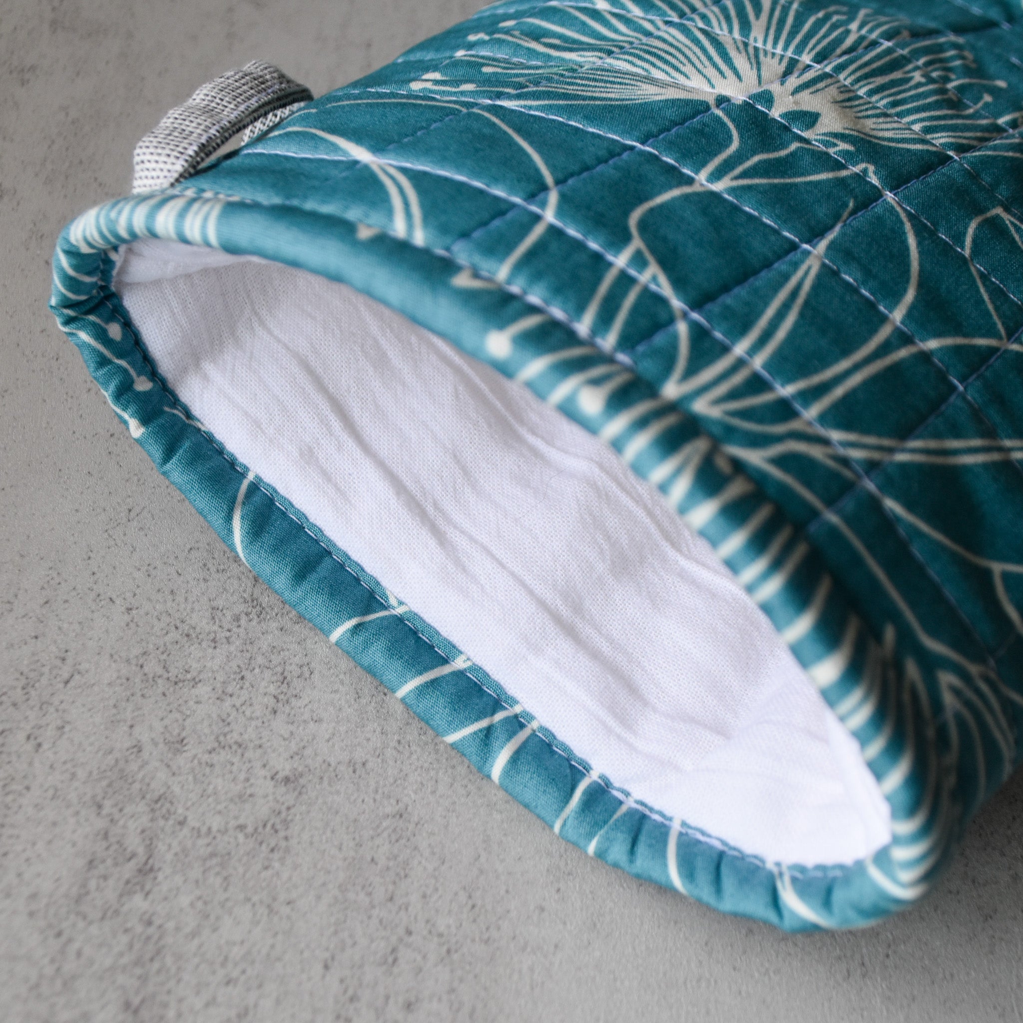 Lehua Breeze Oven Mitt