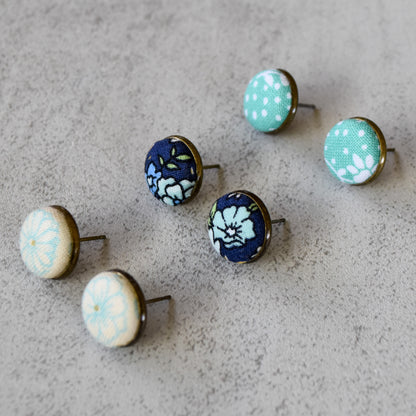 Blue Salt Stud Set