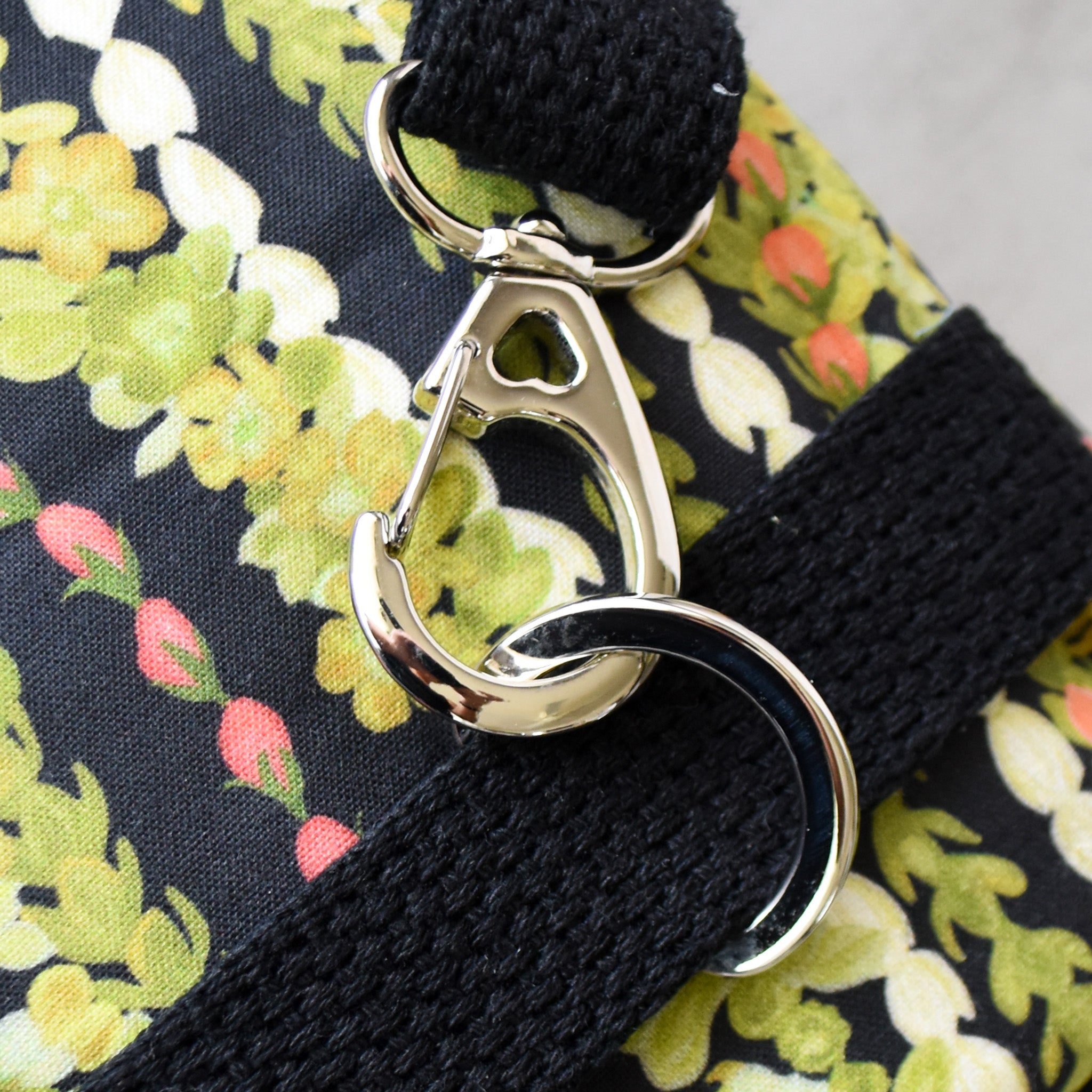 Pretty Pakalana Mini Sling Bag