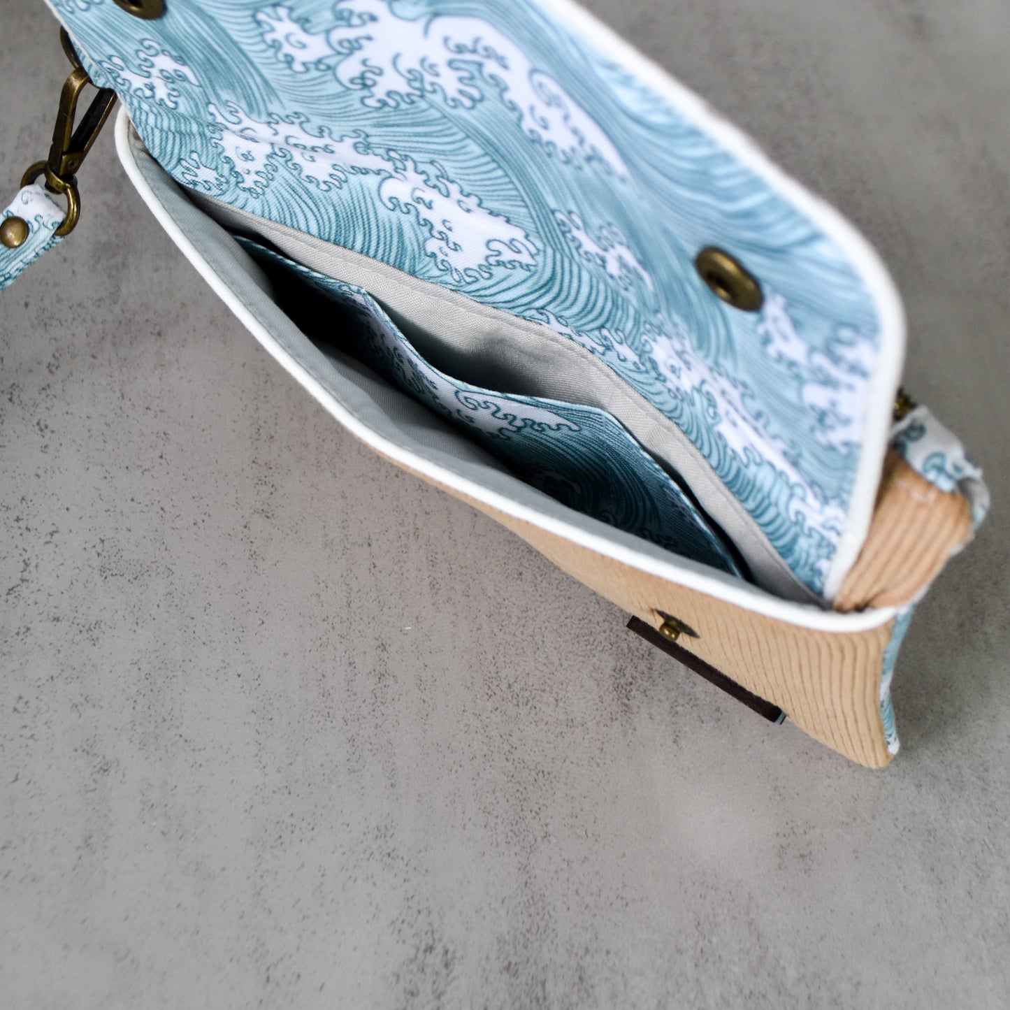 Making Waves Kealia Clutch Wallet