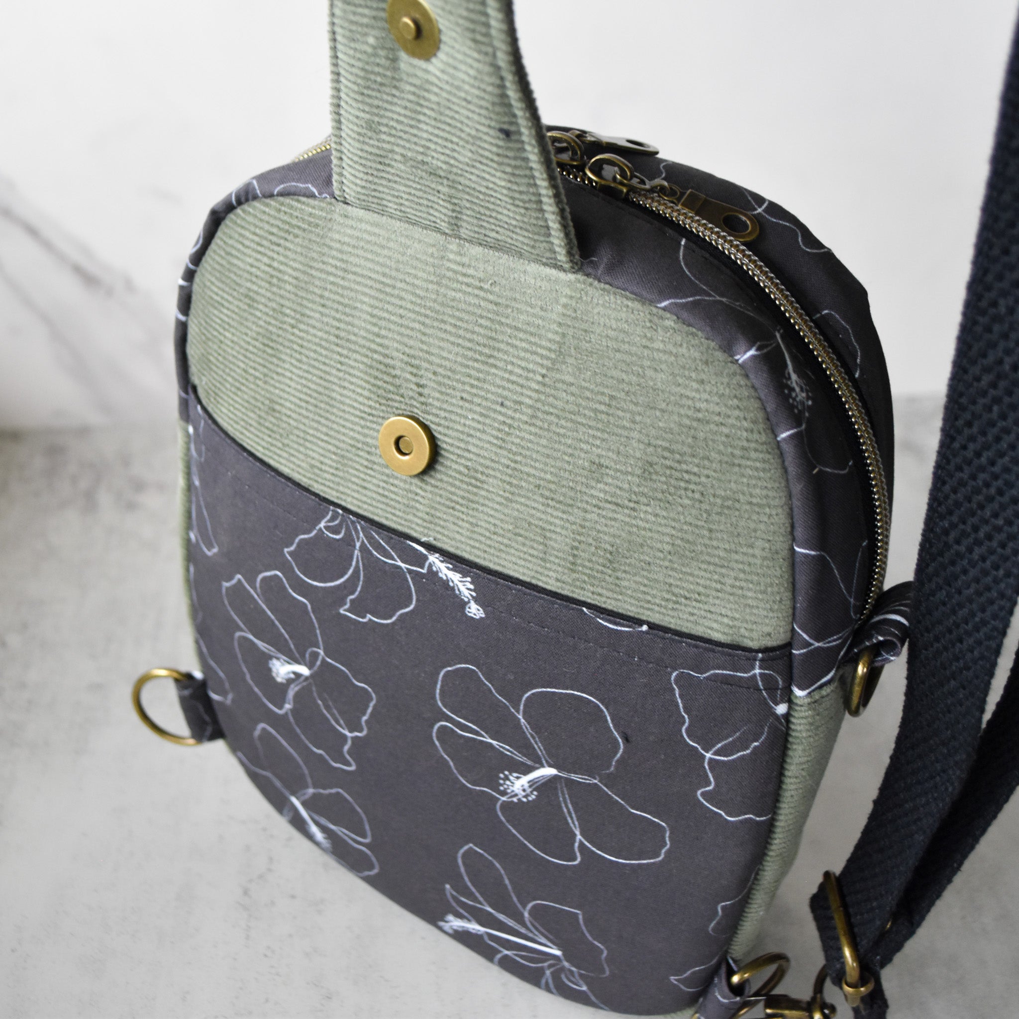 Hibiscus Noir Pihea Sling Bag