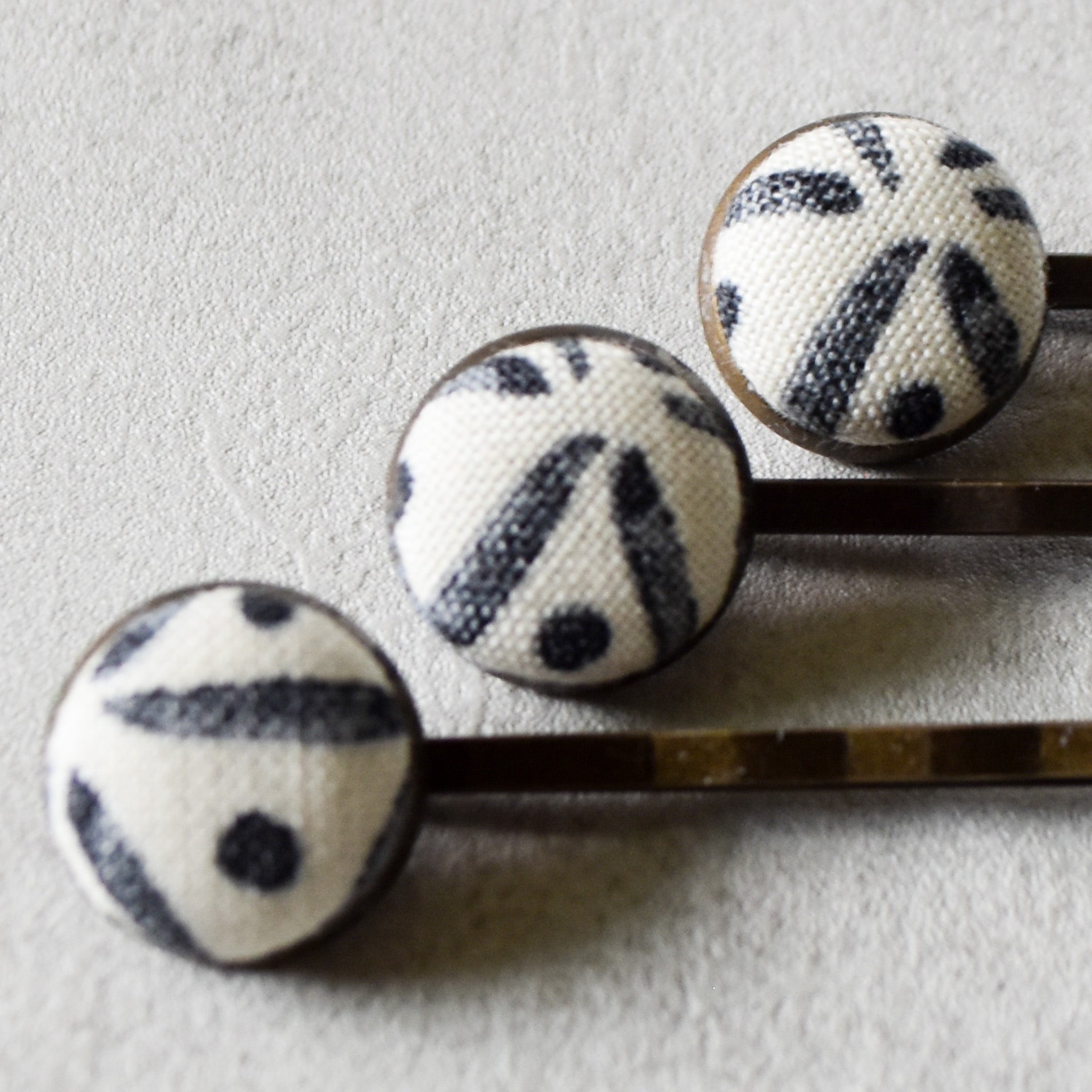 Geo Triangles Bobby Pins