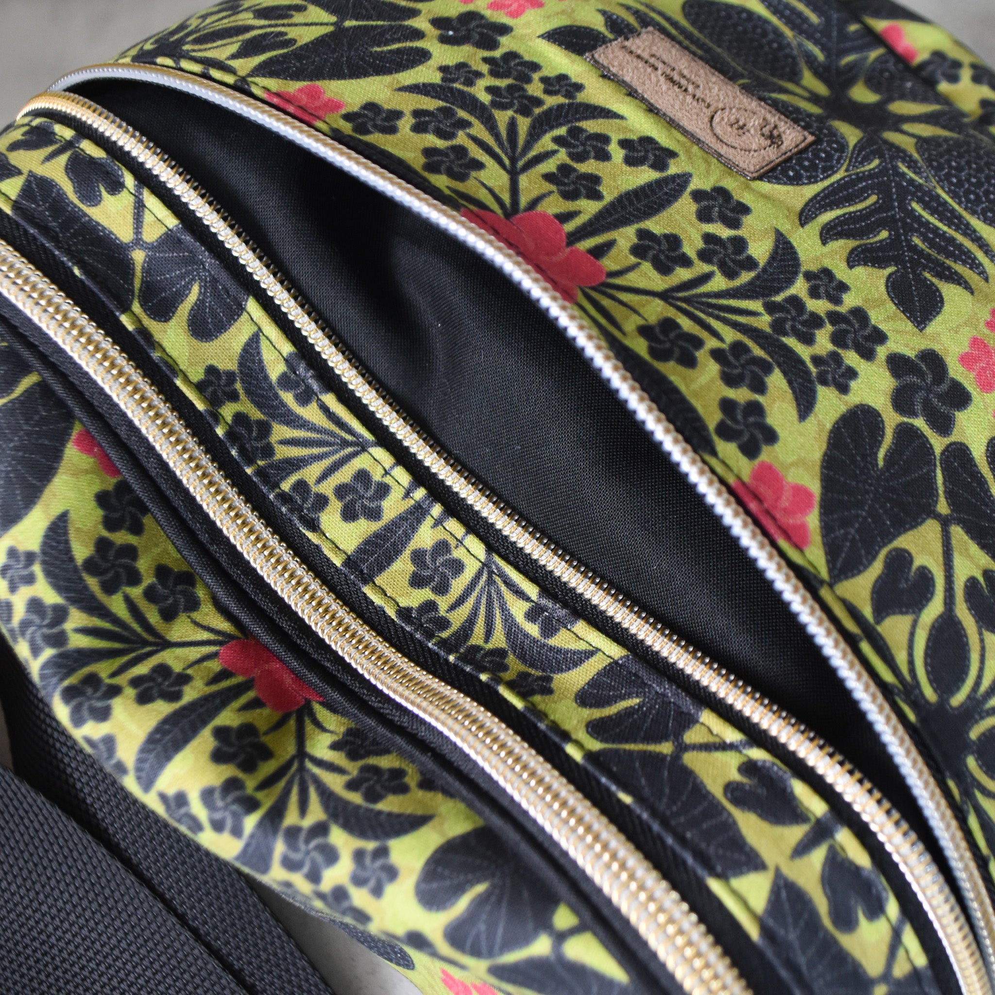 Poison Ivy Tsuki Crossbody