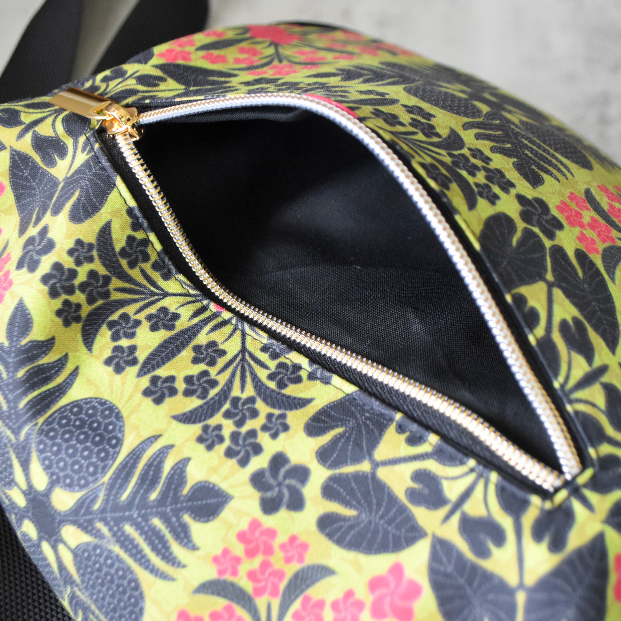 Poison Ivy Tsuki Crossbody