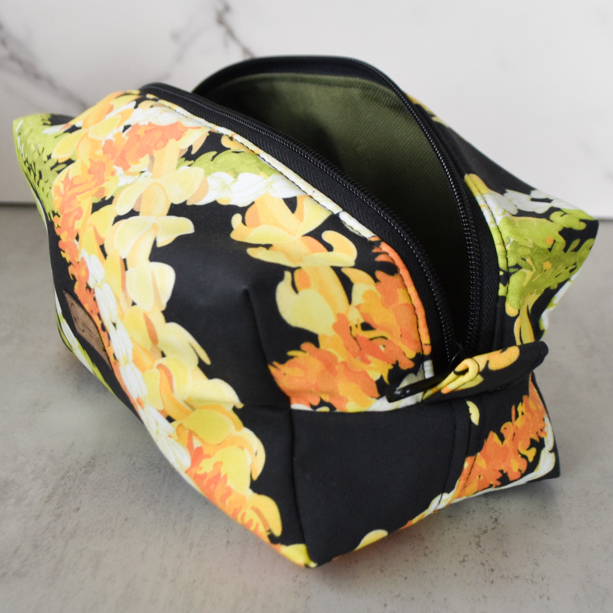 Twist & Bloom Waterproof Pahu Bag