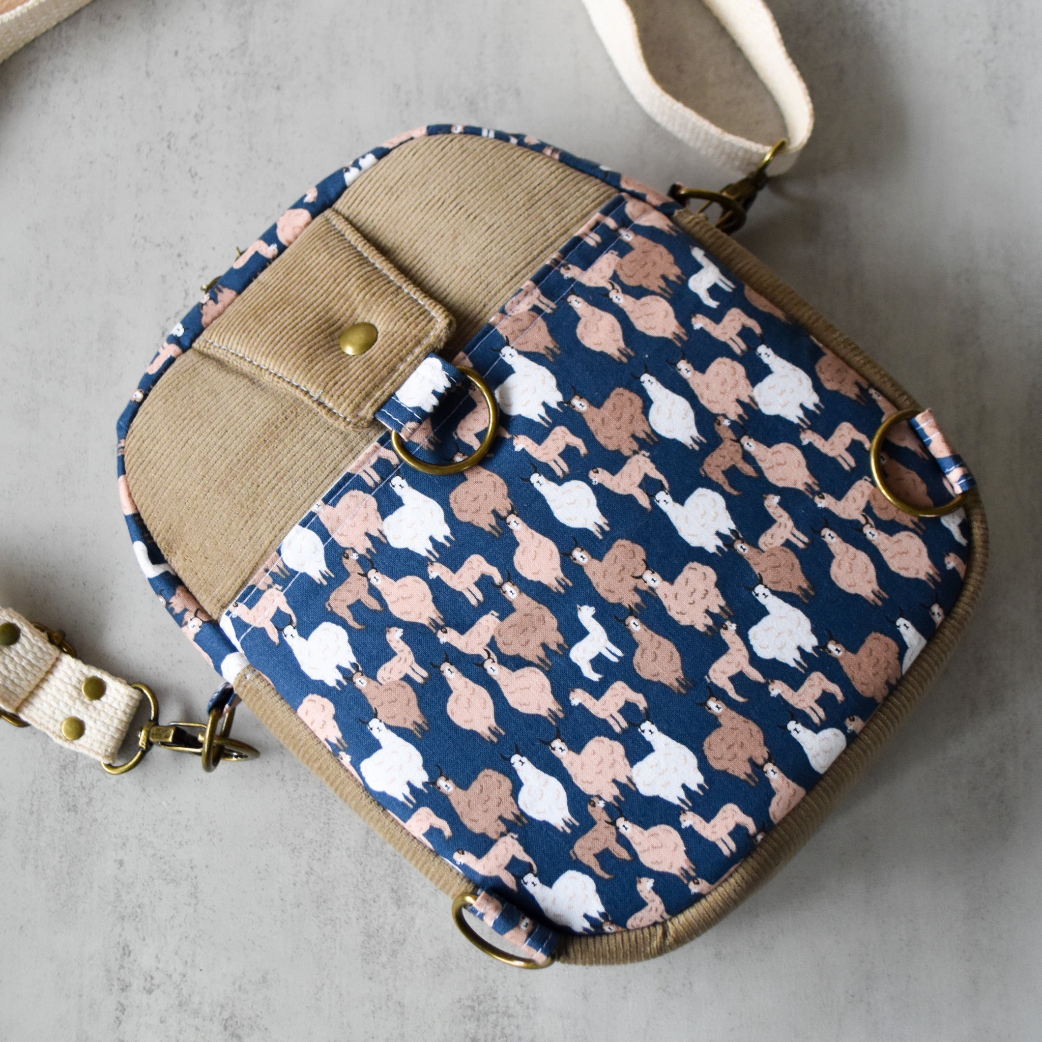 Drama Fo' Yo Baby Llama Pihea Sling Bag