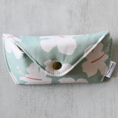 Blanc Hibiscus Glasses Case