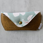 Blanc Hibiscus Glasses Case