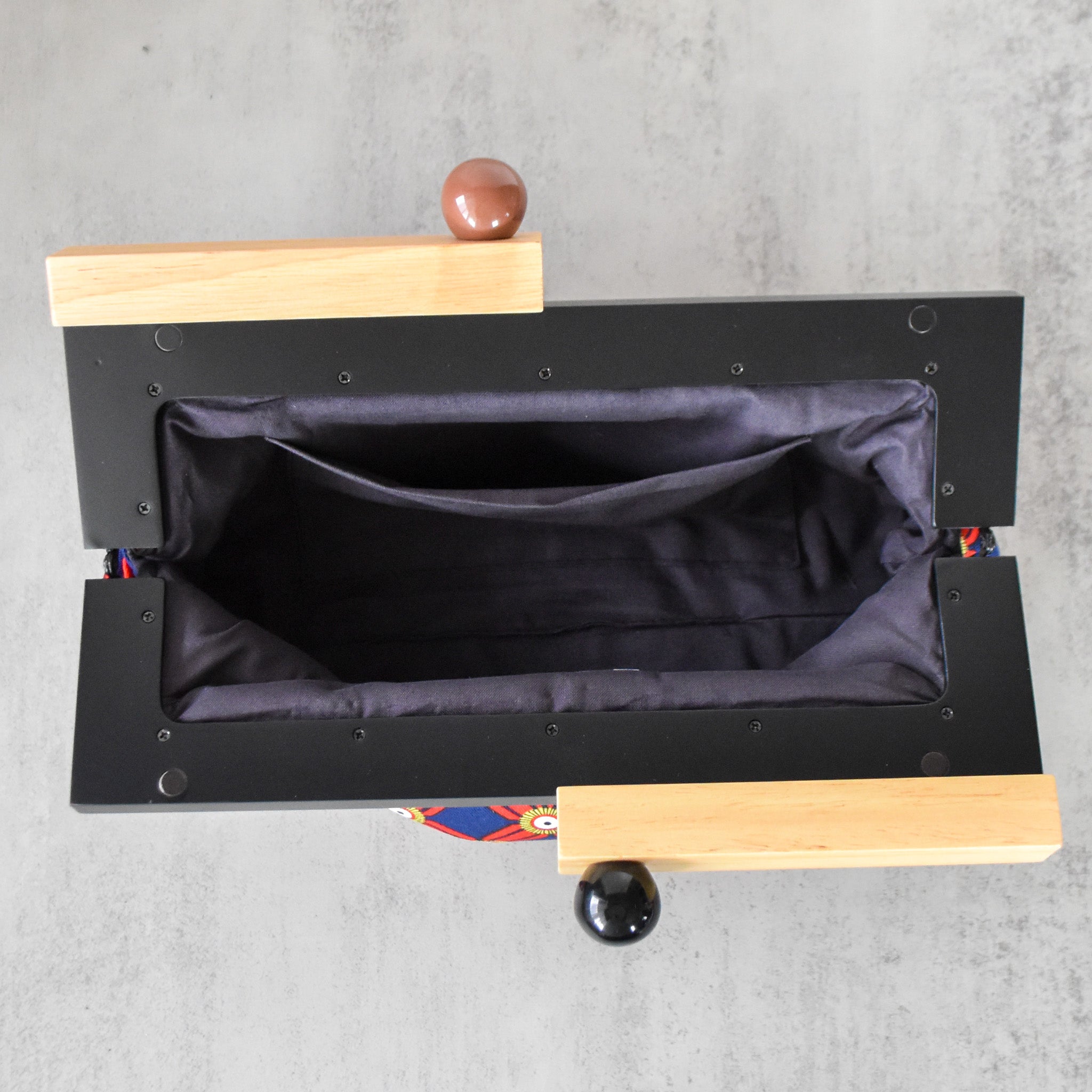 Edo Elegance Poepoe Clutch