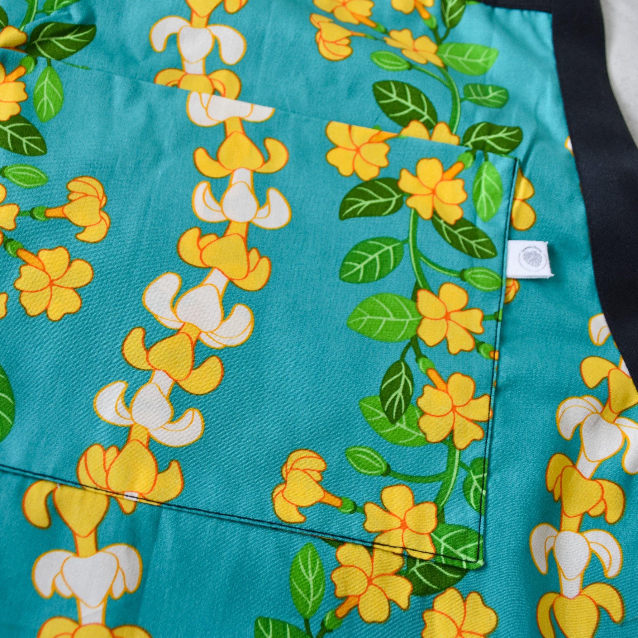 Vivid & Crisp Aprons