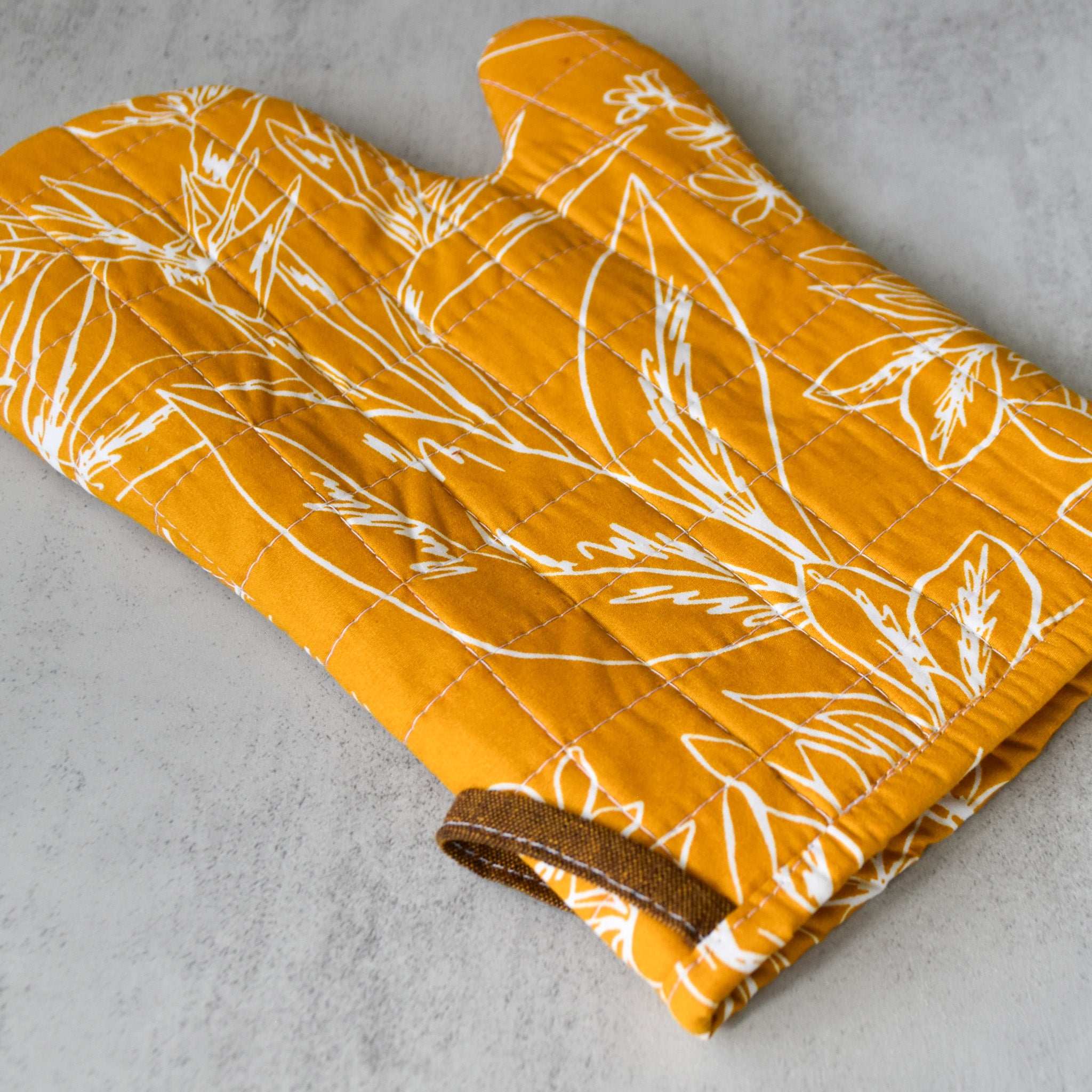 Break The Gold Oven Mitt