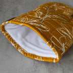 Break The Gold Oven Mitt