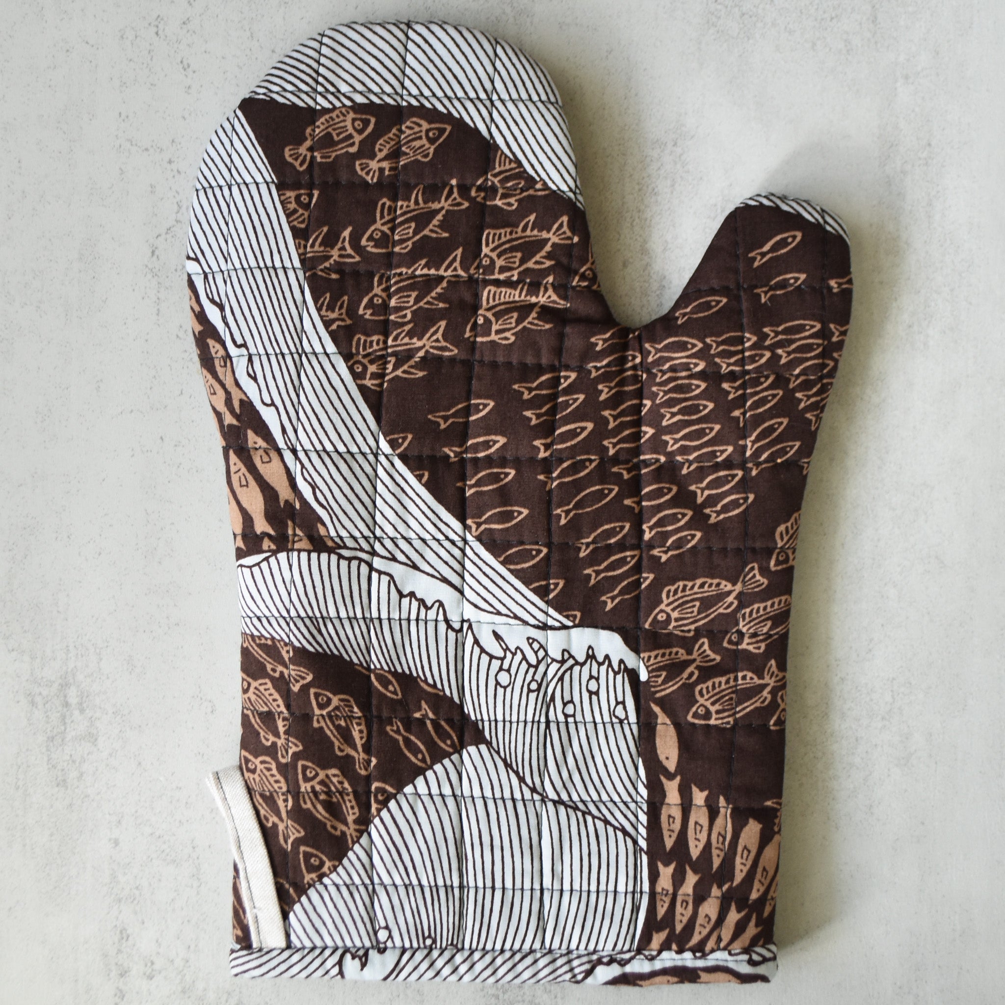 Stay Fluid Oven Mitt