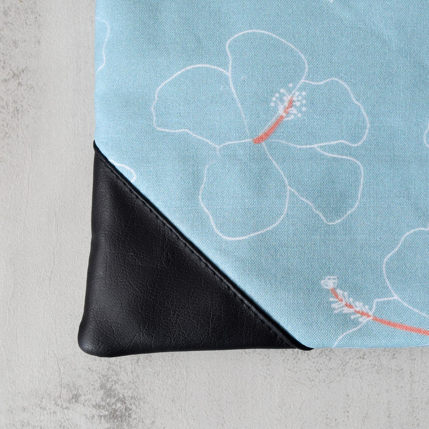 Hibiscus Bleu Wristlet