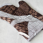 Stay Fluid Oven Mitt