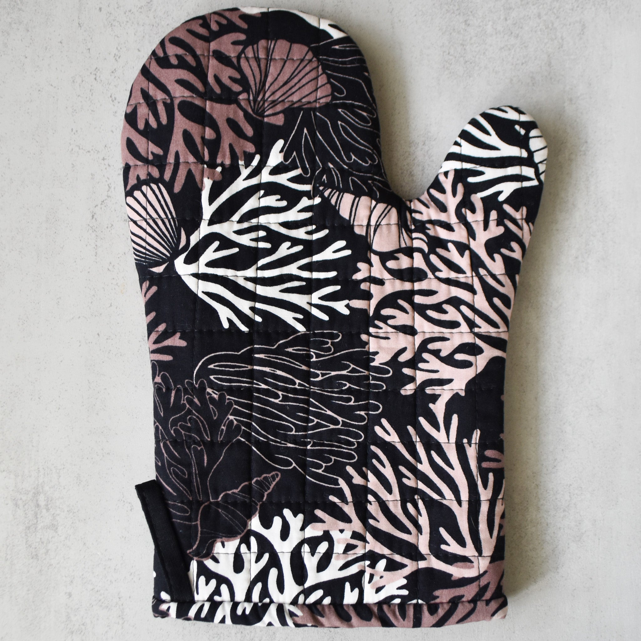 Shell-O Oven Mitt – Handmade Coral & Shell Cotton Oven Mitt – Momako ...