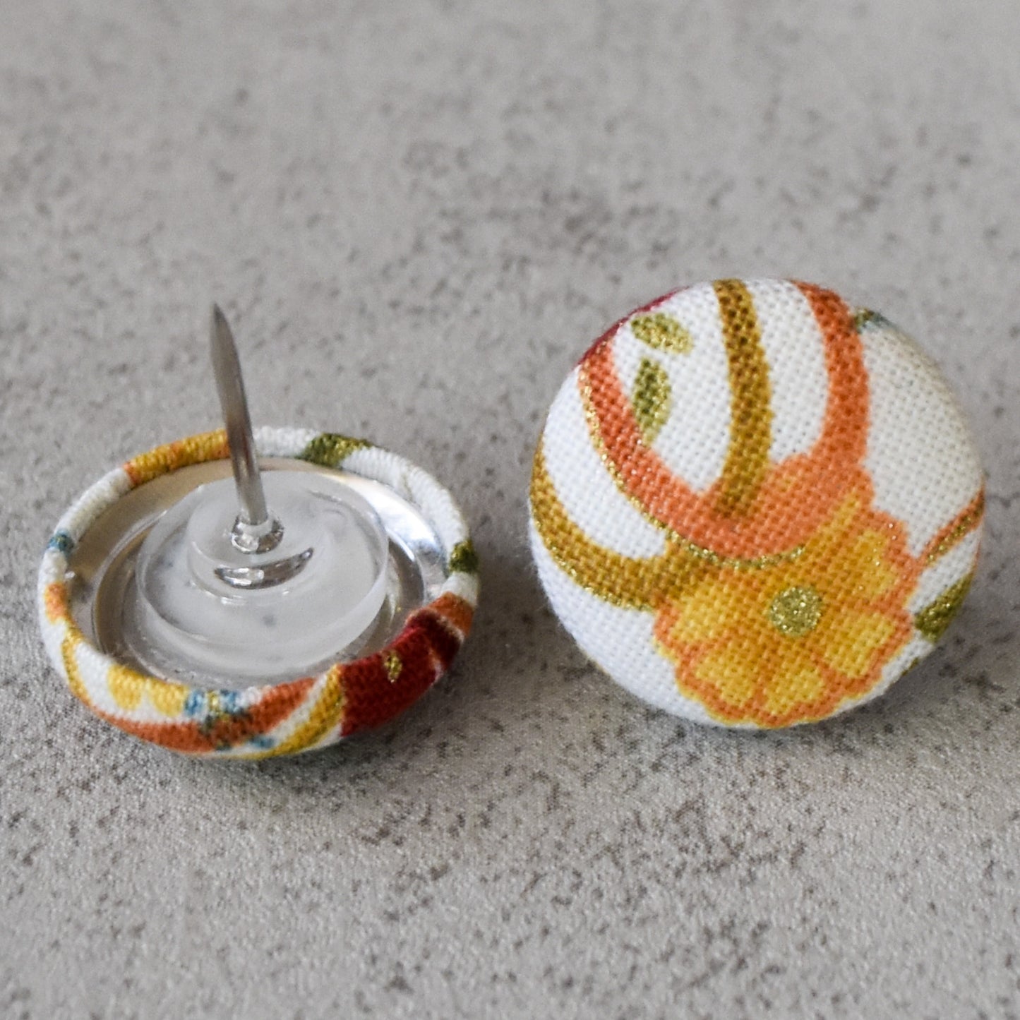 Ornamental Ribbons Push Pins