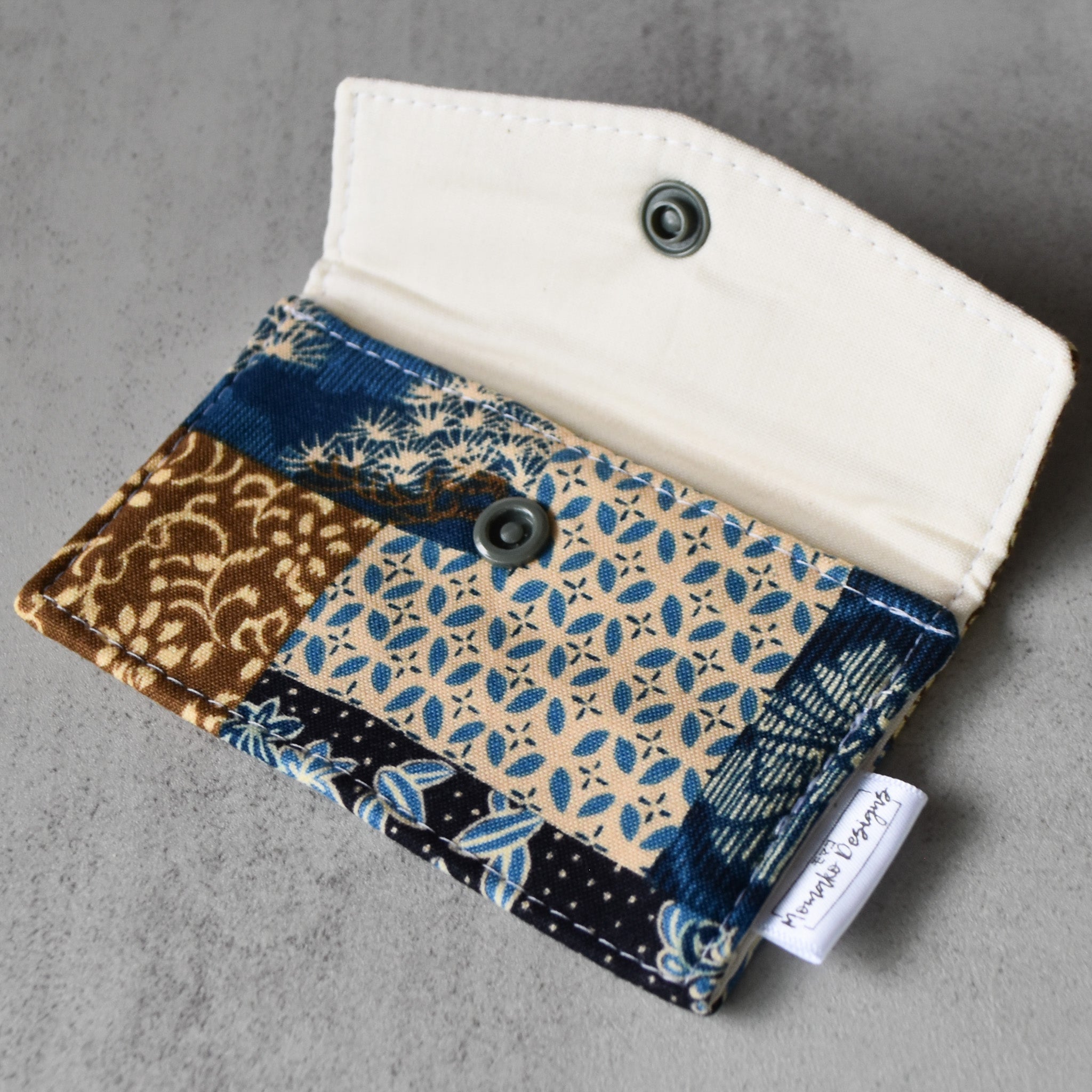 Soft Focus Card Holder