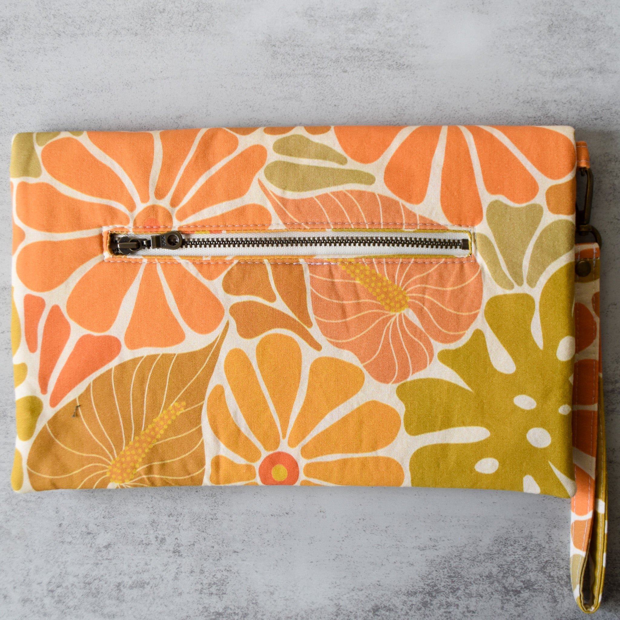 Ready, Sunset, Glow Kalalau Wristlet Bag