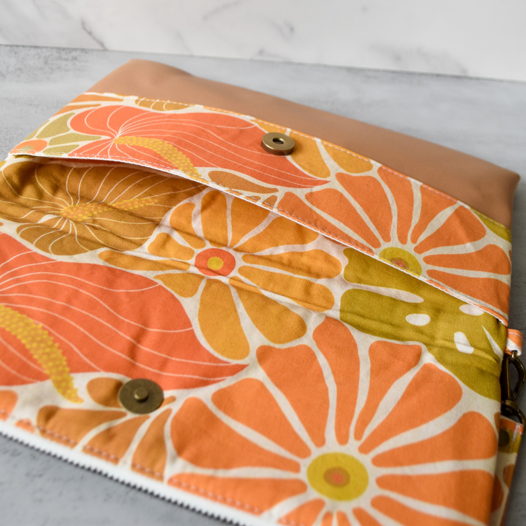 Ready, Sunset, Glow Kalalau Wristlet Bag