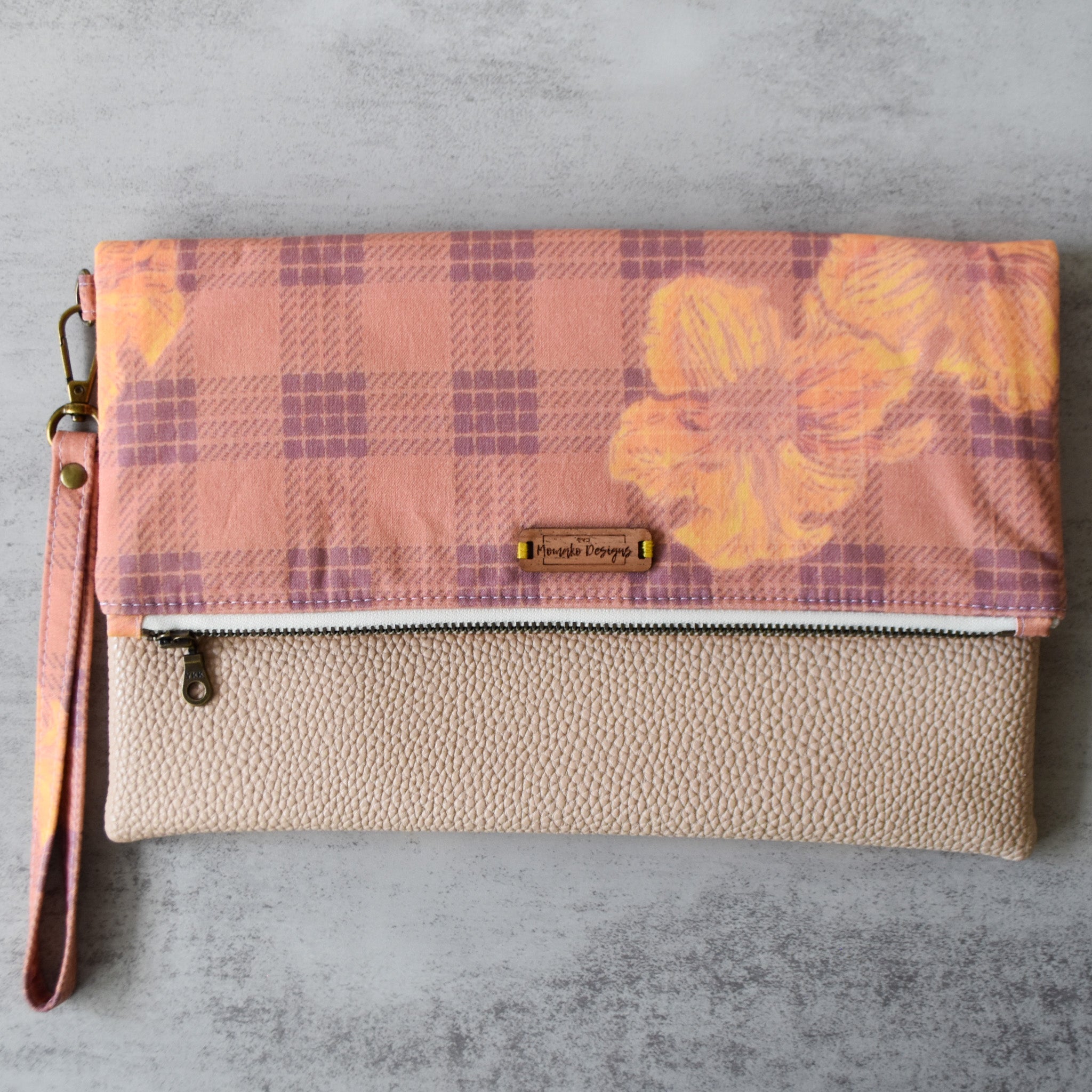 Romantic Kou Kalalau Wristlet Bag