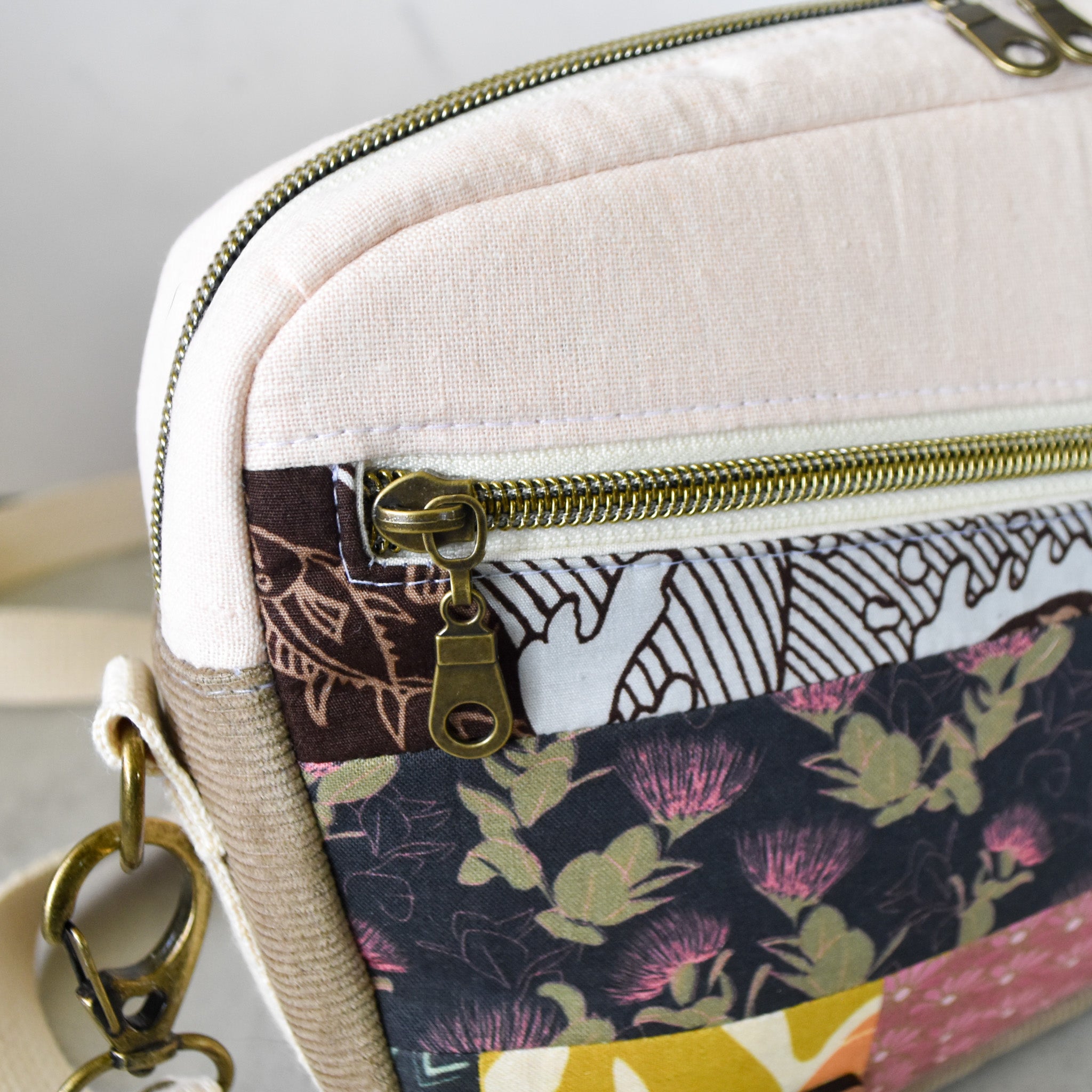 Natural & Acorn Yosegire Bag