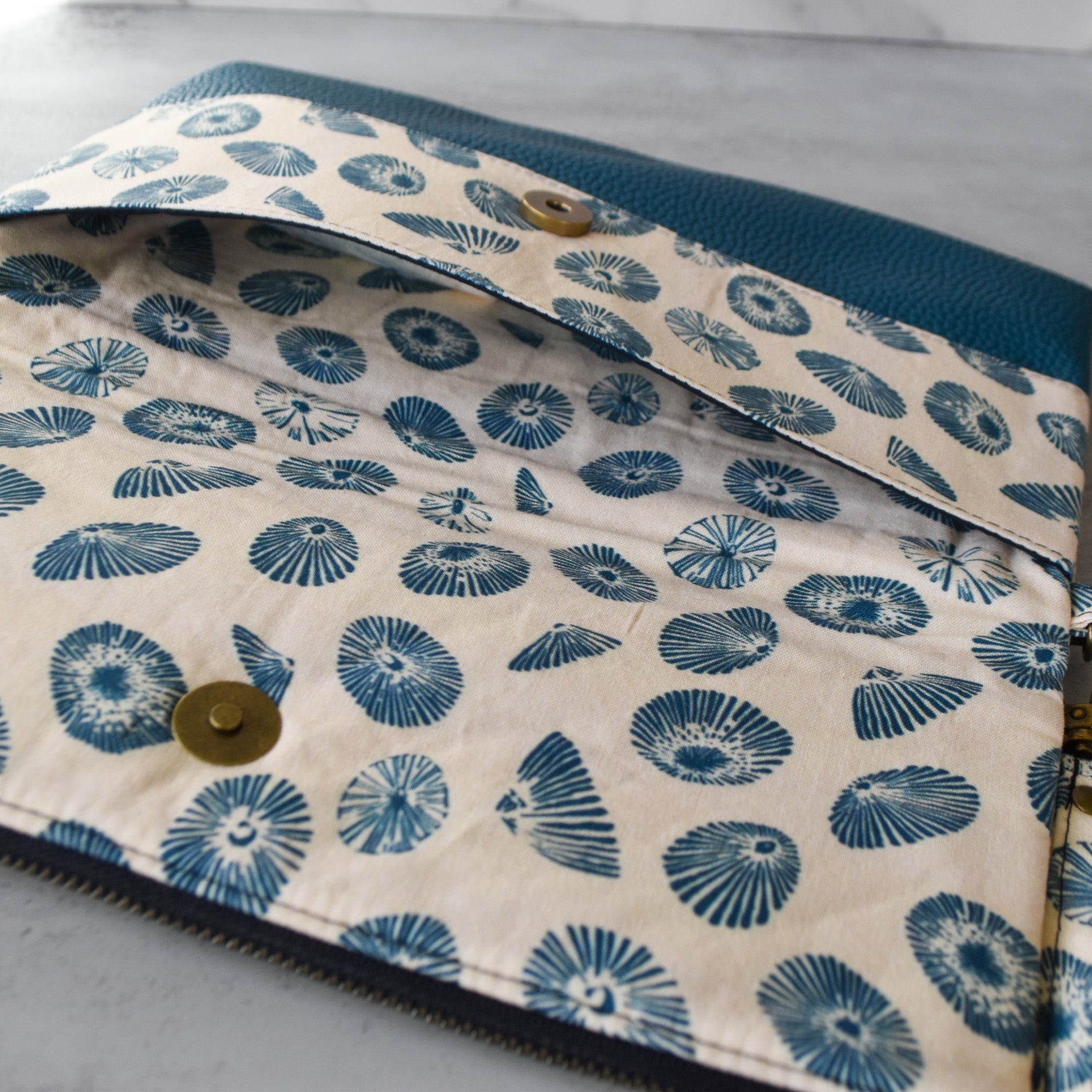 Shore Is Something Kalalau Wristlet Bag