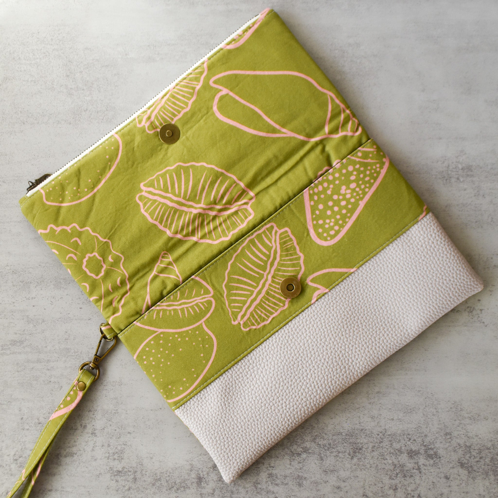 Limelight Kalalau Wristlet Bag