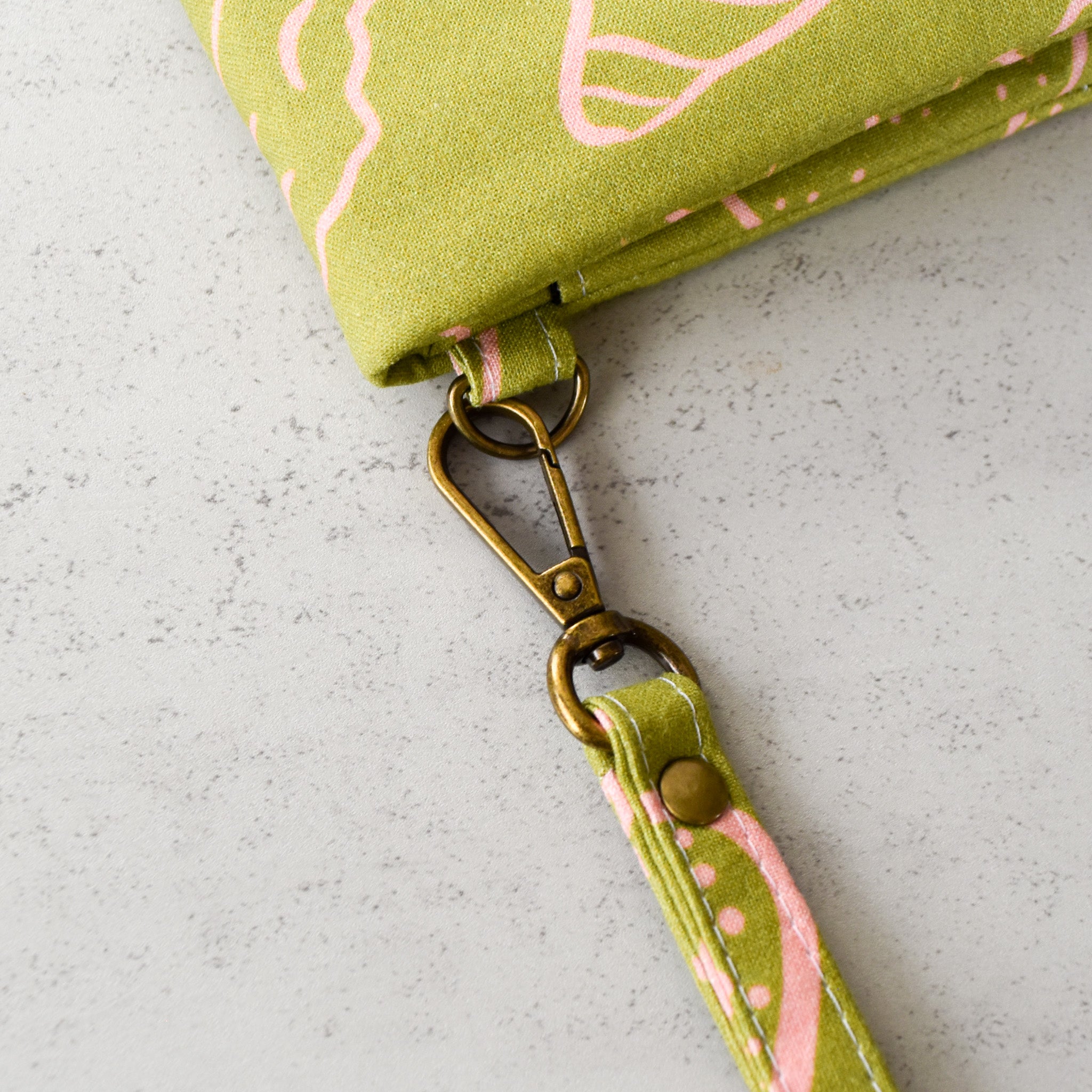 Limelight Kalalau Wristlet Bag
