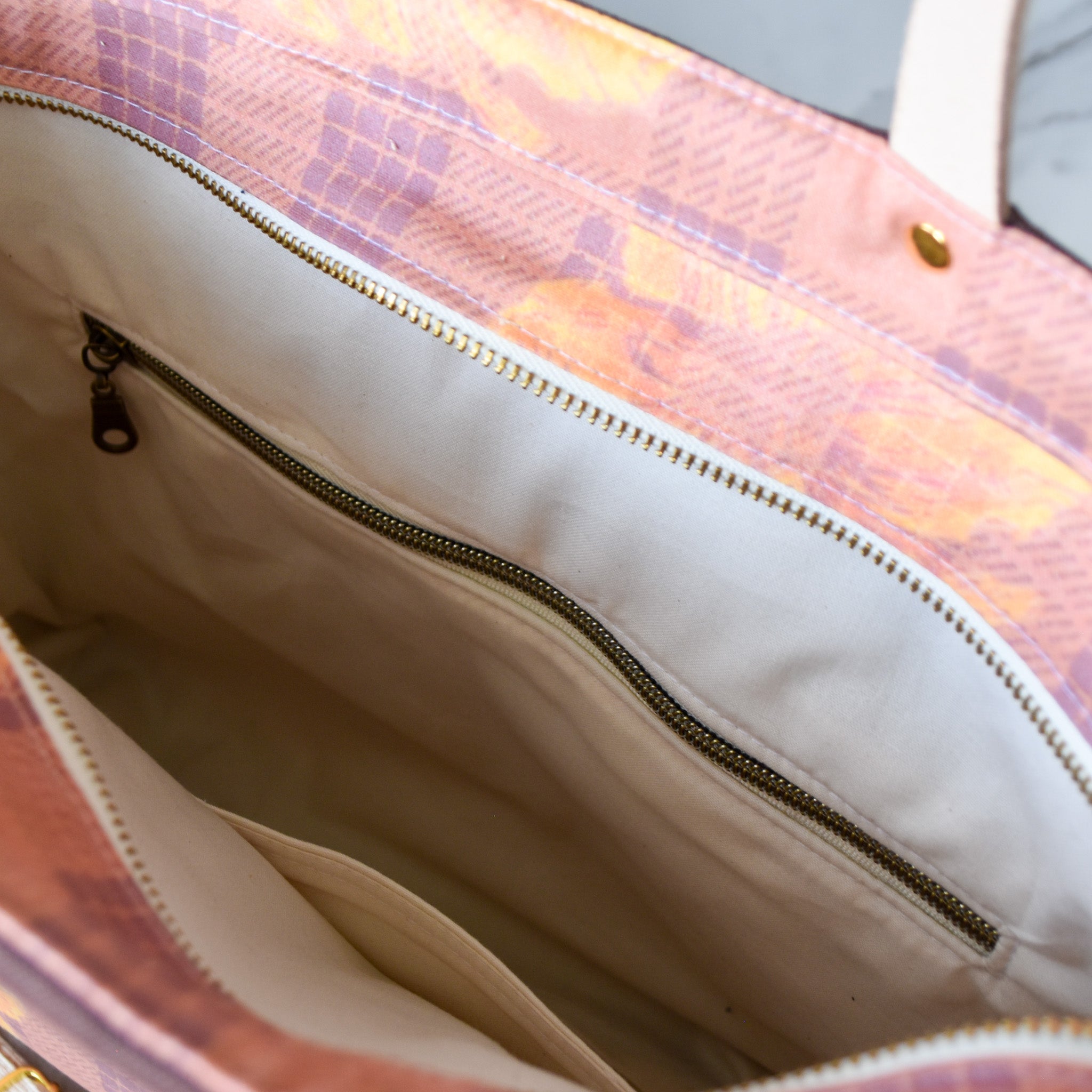 Romantic Kou Lumahai Tote