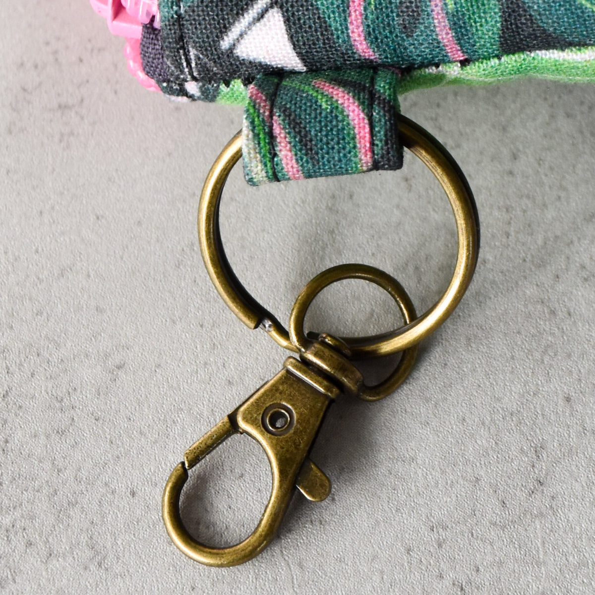 Wild Thing Manini Tote Keychain