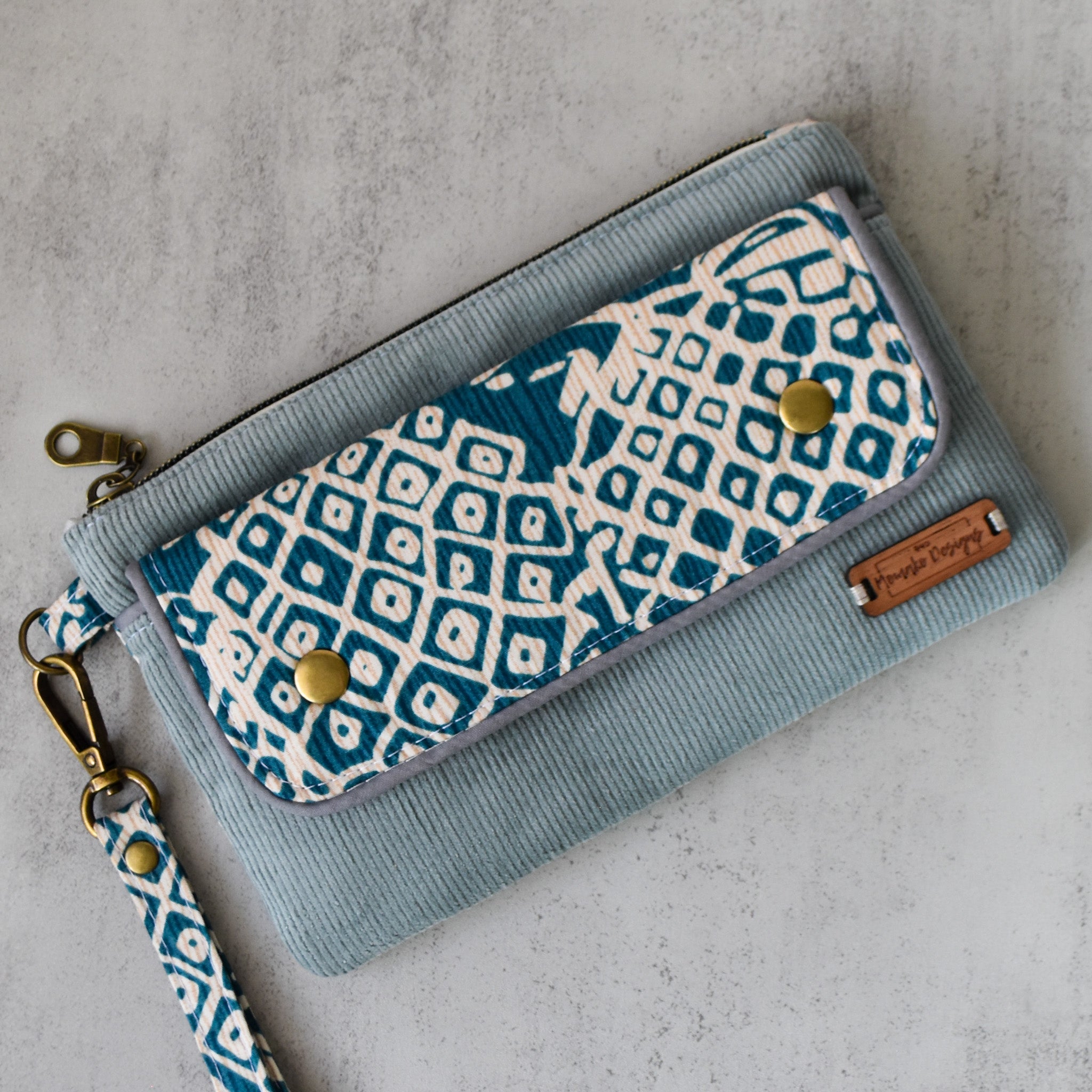 Pineapple Sketch Kealia Clutch Wallet