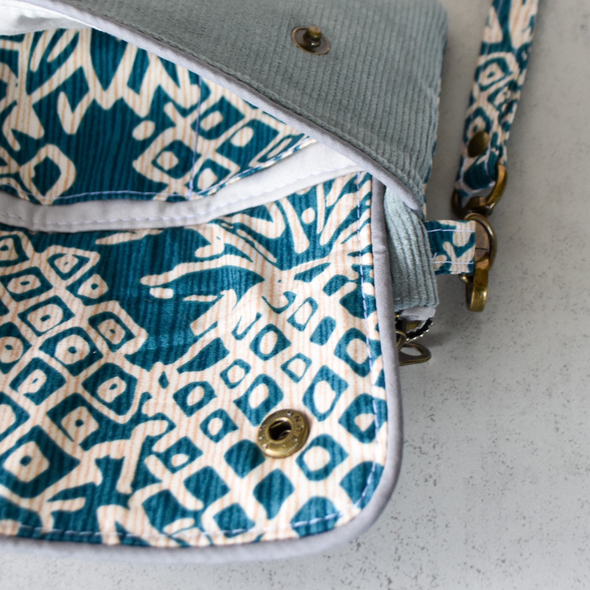 Pineapple Sketch Kealia Clutch Wallet