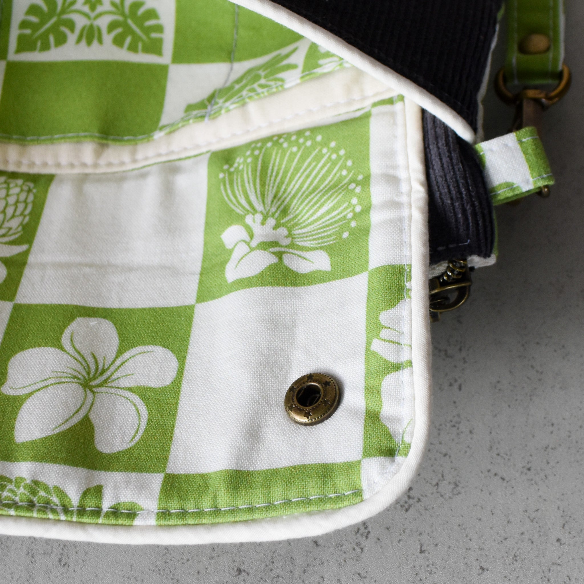 Verdant Grid Kealia Clutch Wallet