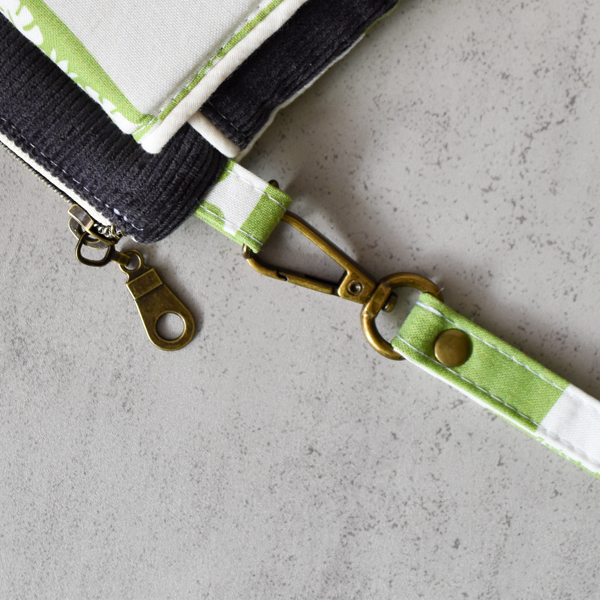 Verdant Grid Kealia Clutch Wallet