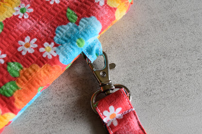 Popping Daisies Wristlet